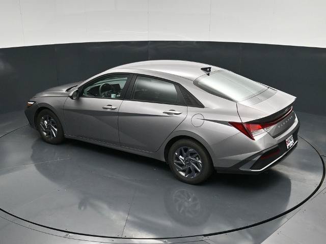 Used 2024 Hyundai Elantra SEL FWD image 40