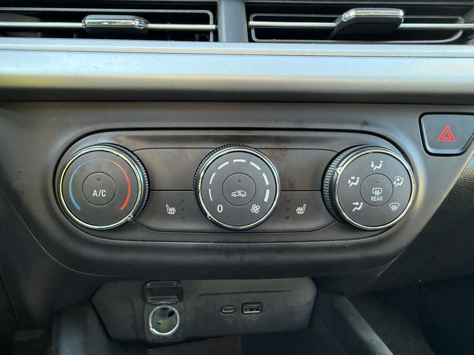 Used 2025 Chevrolet Trax LS w/ LS Convenience Package image 18