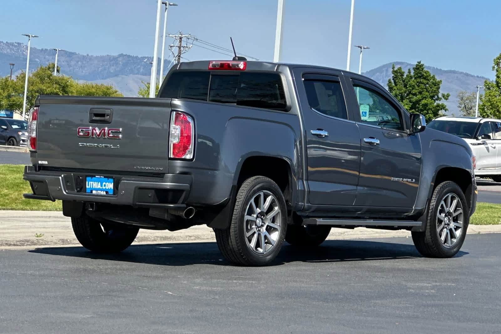 Used 2021 GMC Canyon Denali AWD/4WD image 2