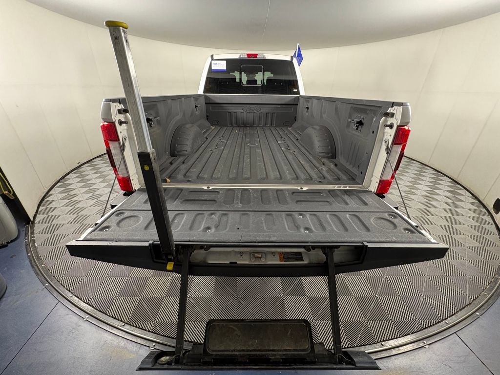 Certified 2019 Ford F350 Platinum w/ Platinum Ultimate Package image 34