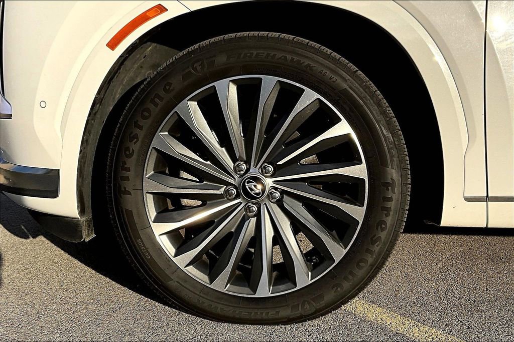 Used 2024 Hyundai Palisade Calligraphy image 9