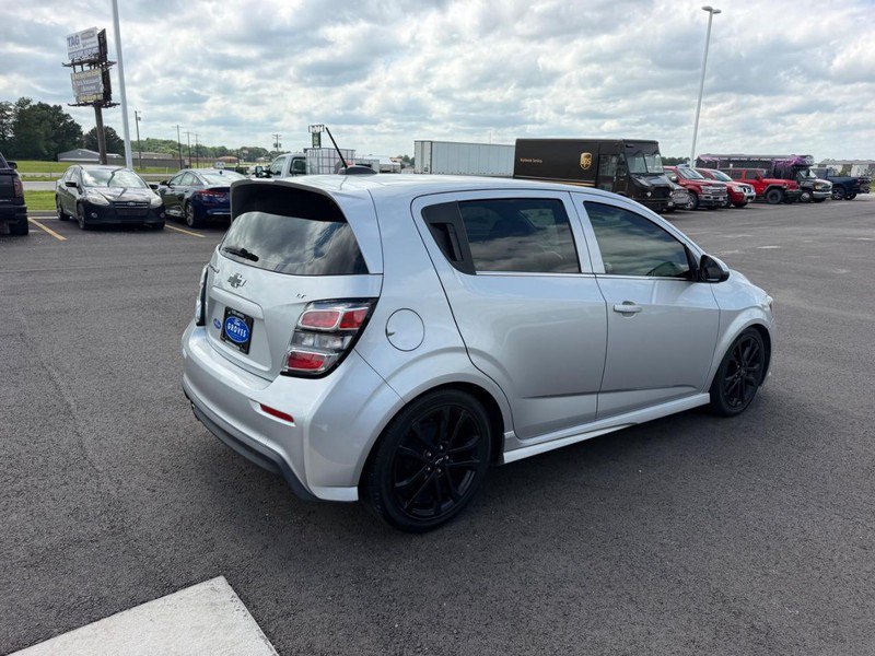 Used 2018 Chevrolet Sonic LT w/ Fun and Sun Package FWD image 5
