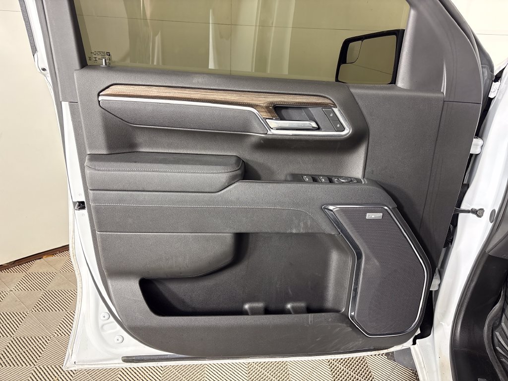 Used 2025 Chevrolet Silverado 1500 LT Trail Boss w/ Convenience Package II AWD/4WD image 23
