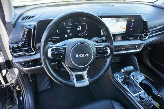 Used 2025 Kia Sportage EX w/ Premium Package FWD image 11