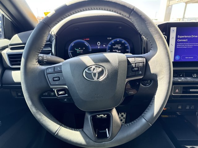 Used 2025 Toyota Camry XSE FWD image 16