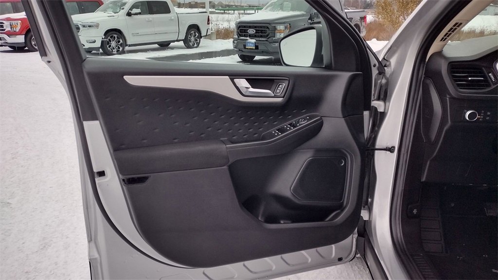 Certified 2020 Ford Escape SE image 10