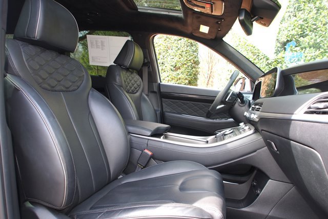 Used 2022 Hyundai Palisade Calligraphy w/ Winter Package image 11