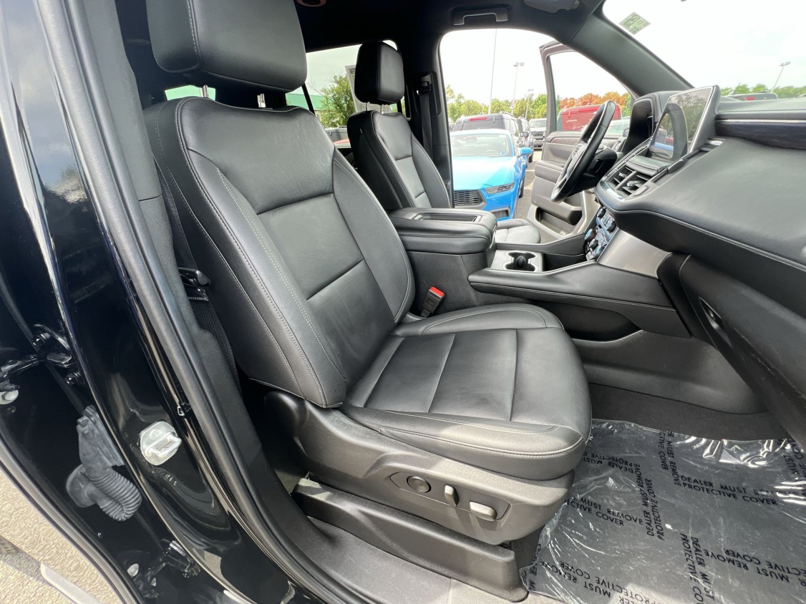 Used 2024 Chevrolet Tahoe LT AWD/4WD image 35