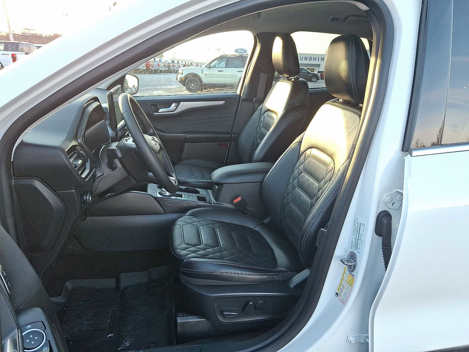 Certified 2024 Ford Escape Platinum w/ Premium Technology Package image 13