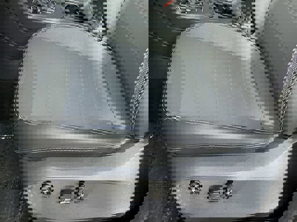 Used 2023 Volkswagen Taos SE w/ Panoramic Sunroof Package image 30