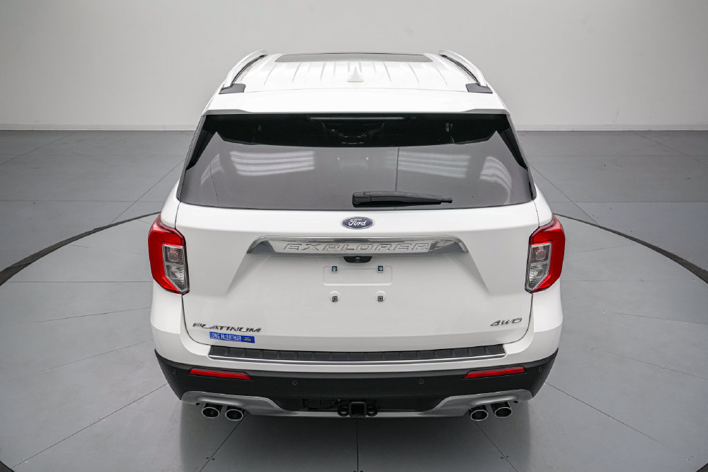 Certified 2024 Ford Explorer Platinum w/ Technology Package AWD/4WD image 5