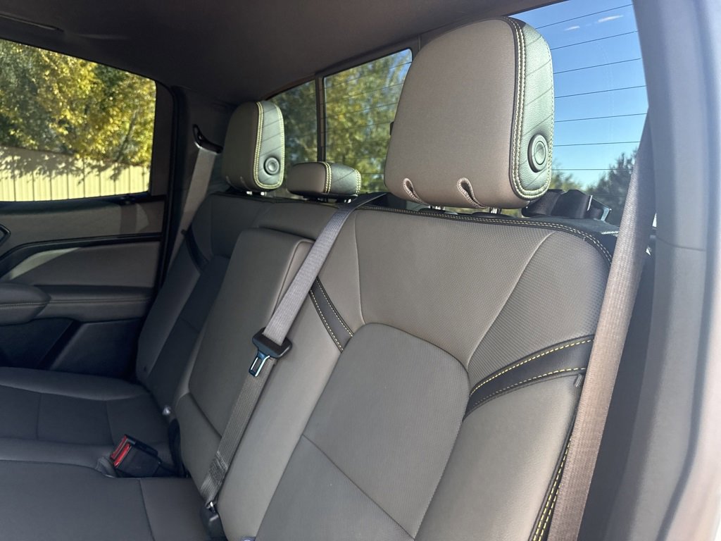 Used 2023 Chevrolet Colorado ZR2 w/ ZR2 Convenience Package III image 18