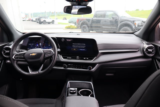 Used 2026 Chevrolet Equinox LT AWD/4WD image 31