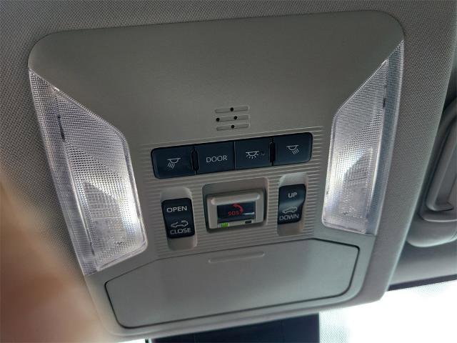 Used 2022 Toyota RAV4 XLE image 33