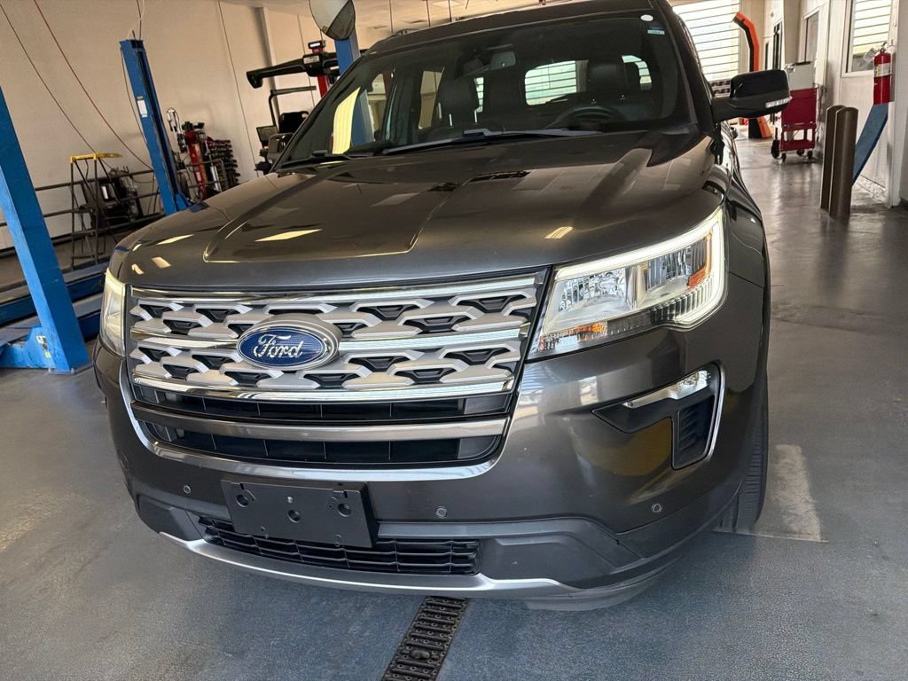Certified 2018 Ford Explorer XLT w/ Equipment Group 202A AWD/4WD image 5