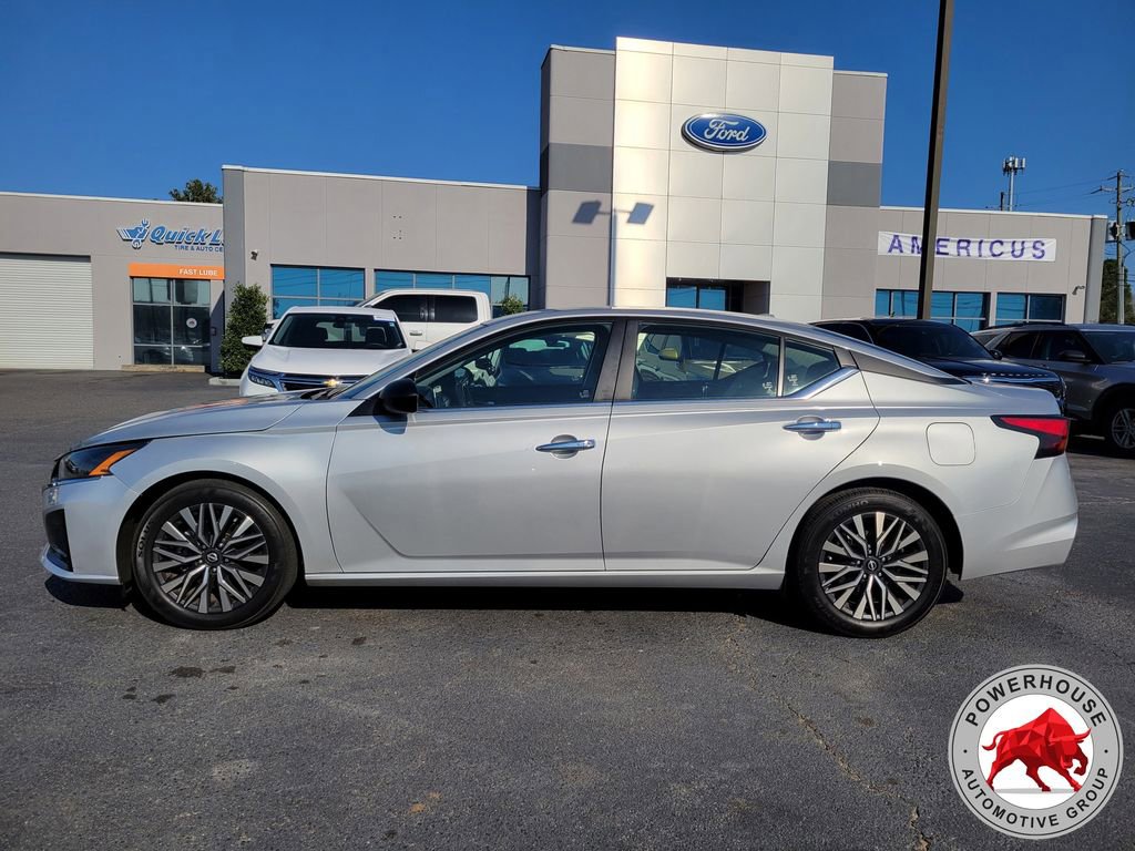 Used 2024 Nissan Altima 2.5 SV image 3
