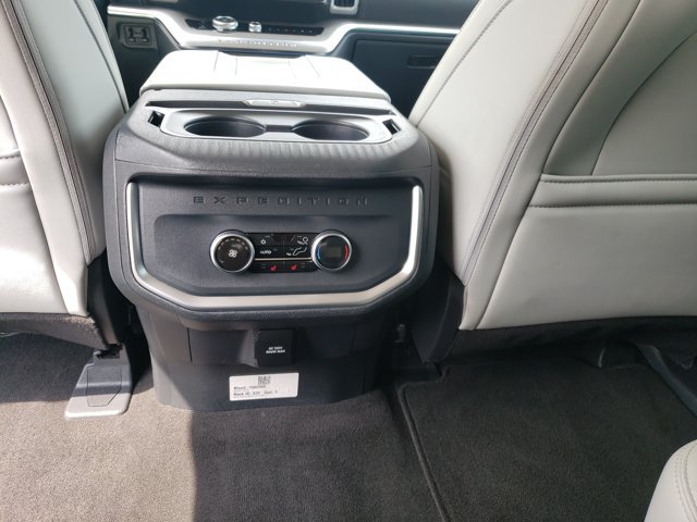 Certified 2025 Ford Expedition Platinum AWD/4WD image 17