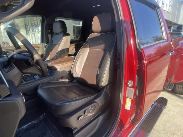 Used 2024 GMC Sierra 3500 Denali image 17