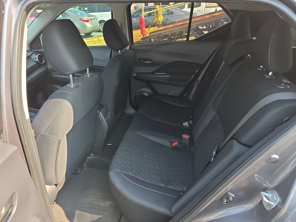 Used 2024 Nissan Kicks SV FWD image 6