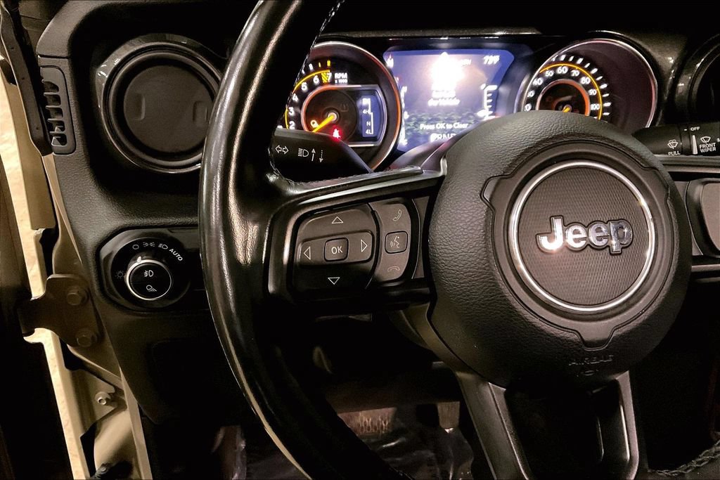 Used 2020 Jeep Gladiator Sport AWD/4WD image 17