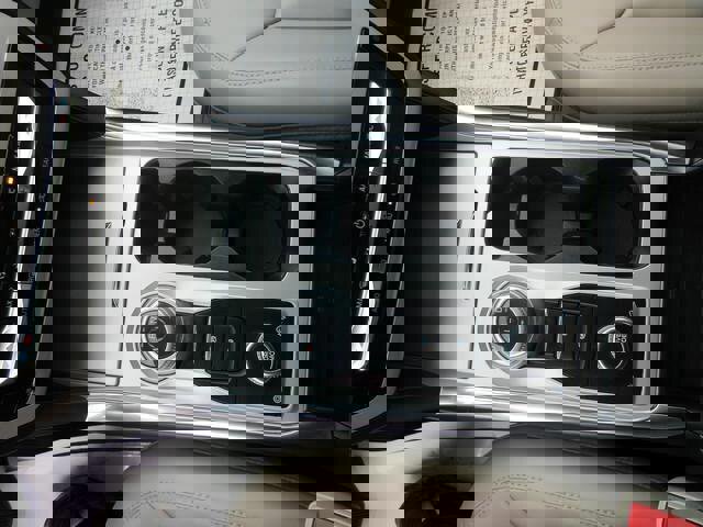 Certified 2022 Ford Explorer XLT w/ Equipment Group 202A image 16