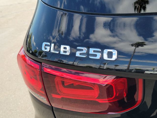 Used 2020 Mercedes-Benz GLB 250 4MATIC image 25