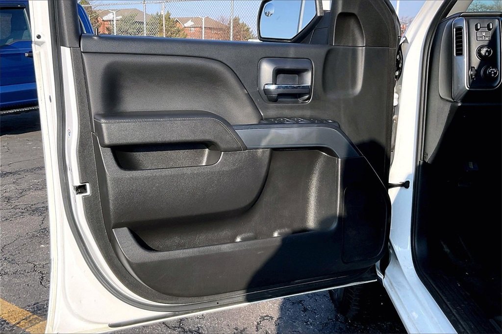 Used 2018 Chevrolet Silverado 1500 LT w/ All Star Edition image 20