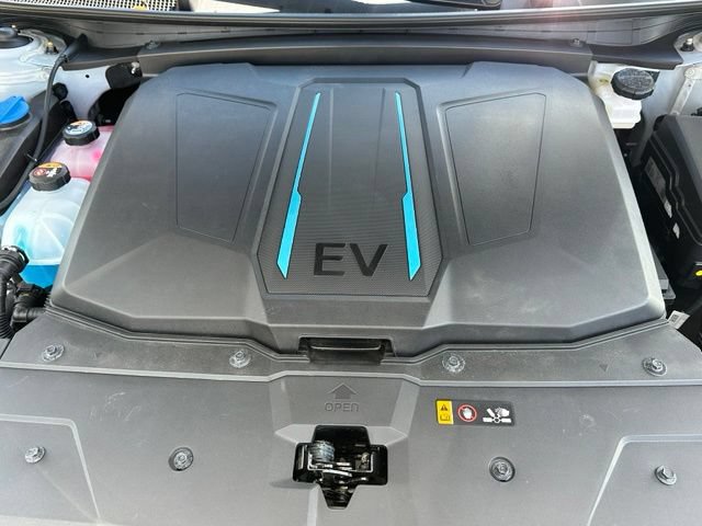 Used 2024 Hyundai Ioniq 5 Limited AWD/4WD image 8