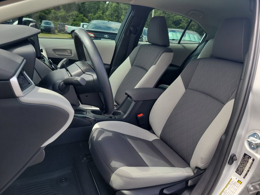 Used 2025 Toyota Corolla LE FWD image 18