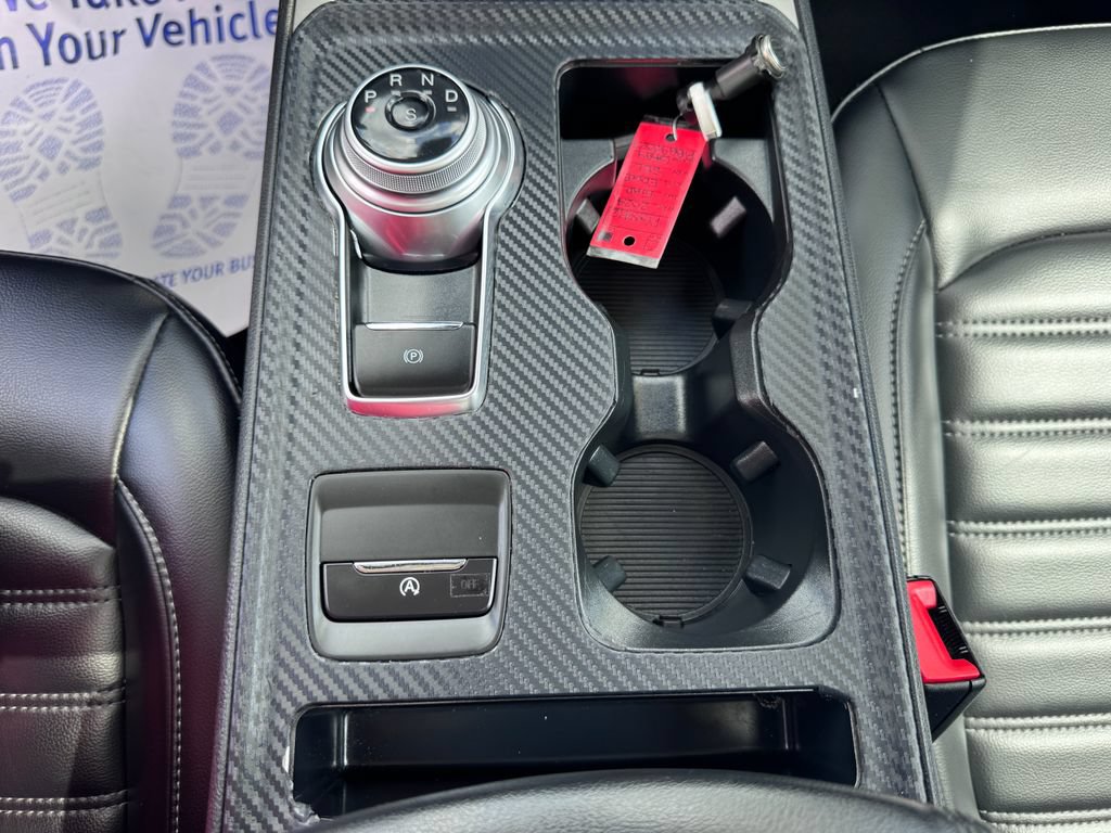 Certified 2024 Ford Edge SEL w/ Convenience Package AWD/4WD image 9