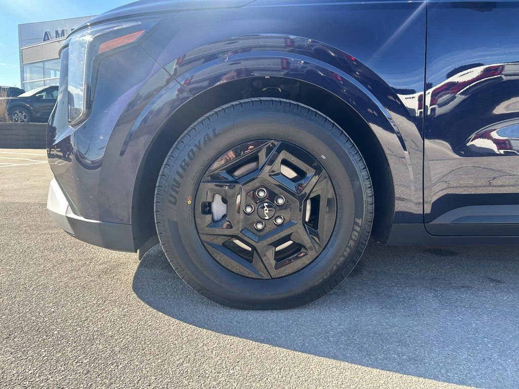 Used 2025 Kia Carnival image 34