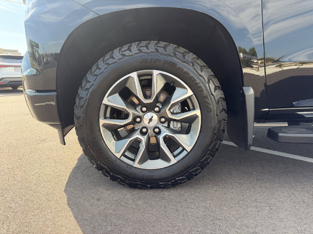 Used 2024 Chevrolet Silverado 1500 RST AWD/4WD image 13