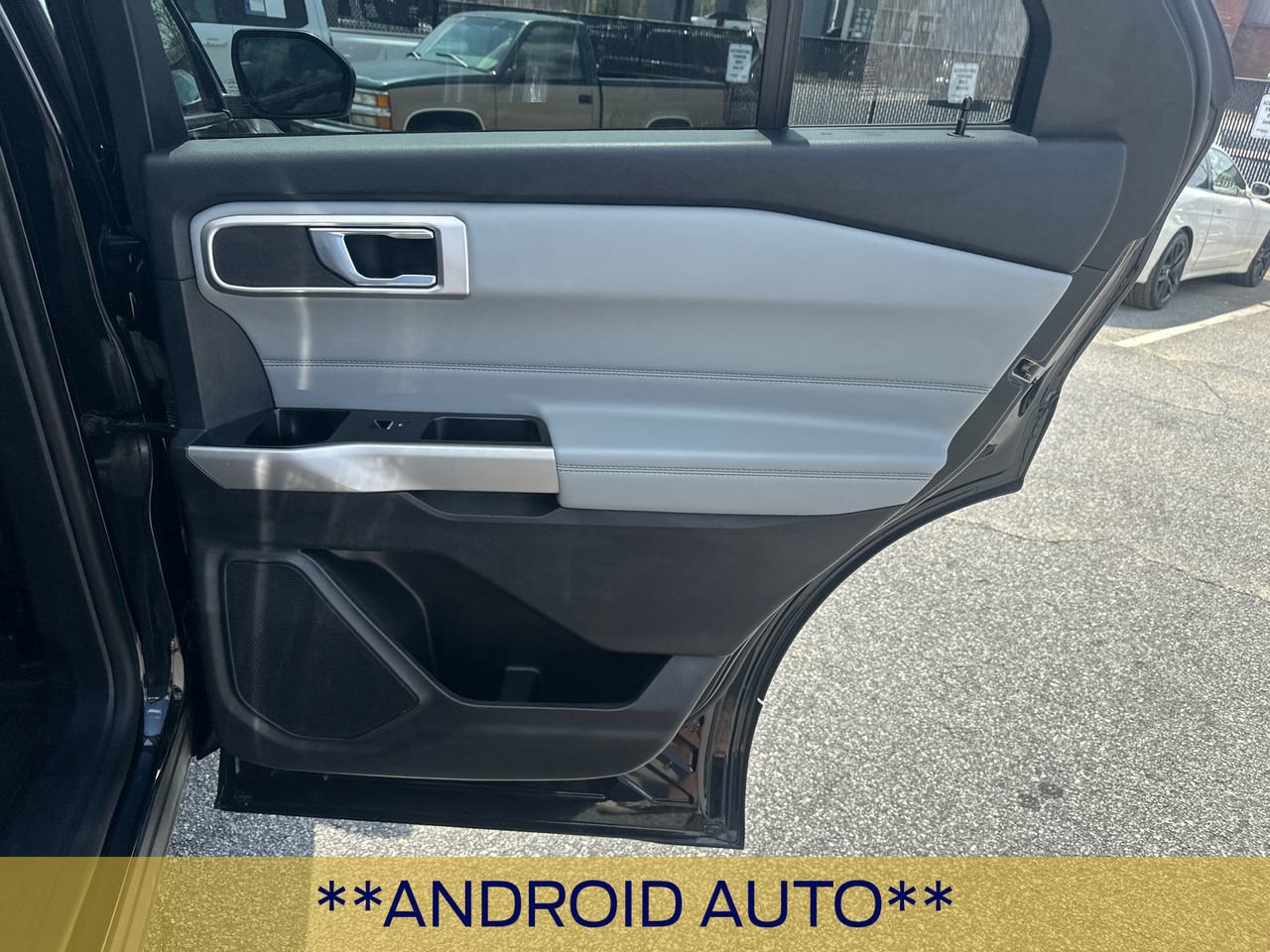 Certified 2022 Ford Explorer XLT w/ Equipment Group 202A image 18