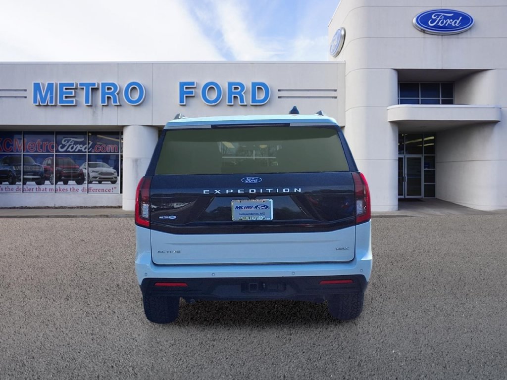 Certified 2025 Ford Expedition Max Active AWD/4WD image 4