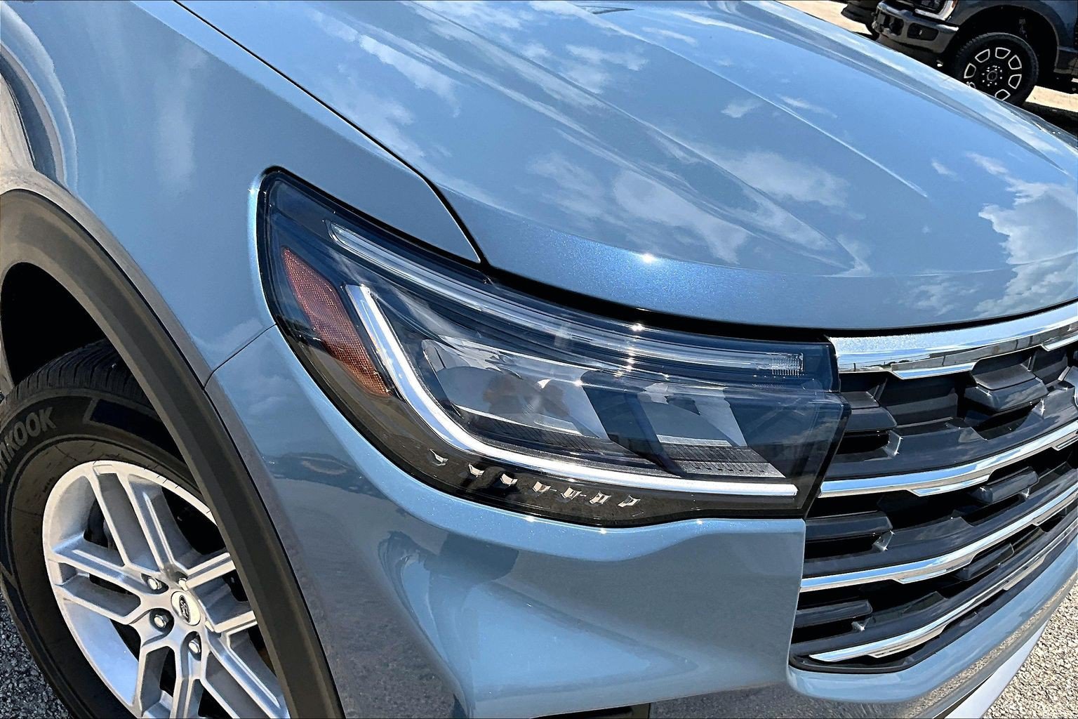 Certified 2025 Ford Explorer Active AWD/4WD image 28