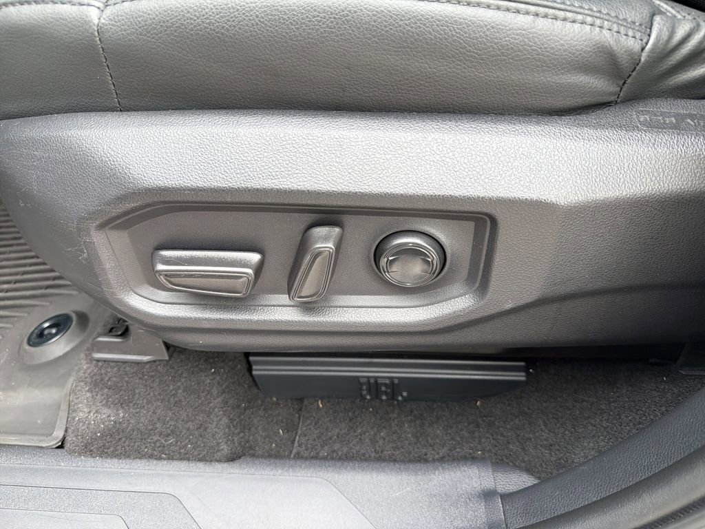 Used 2022 Toyota Tundra Limited w/ TRD Off-Road Package image 19