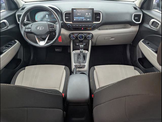 Used 2023 Hyundai Venue SEL image 19