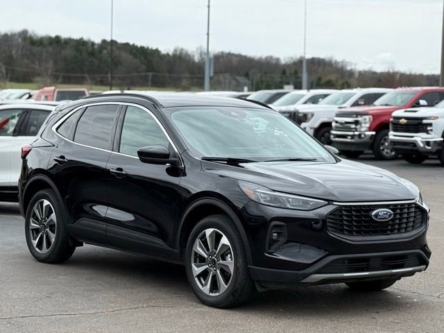 Certified 2025 Ford Escape Platinum AWD/4WD image 34