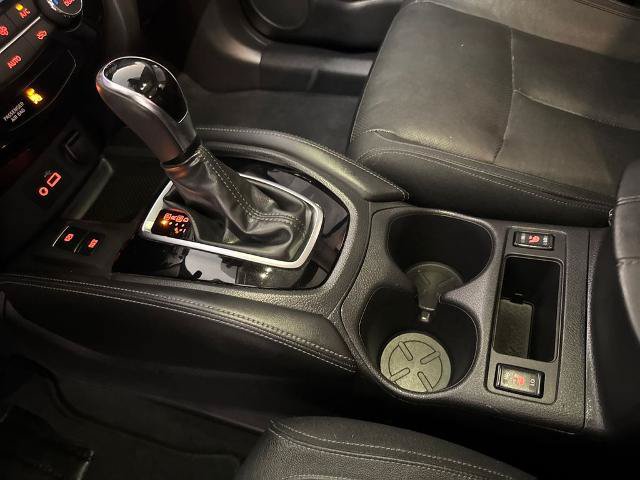 Used 2018 Nissan Rogue SL w/ Premium Package FWD image 30