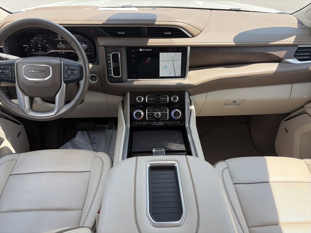 Used 2023 GMC Yukon Denali AWD/4WD image 14
