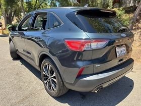 Certified 2022 Ford Escape SE w/ SE Sport Appearance Package FWD image 5