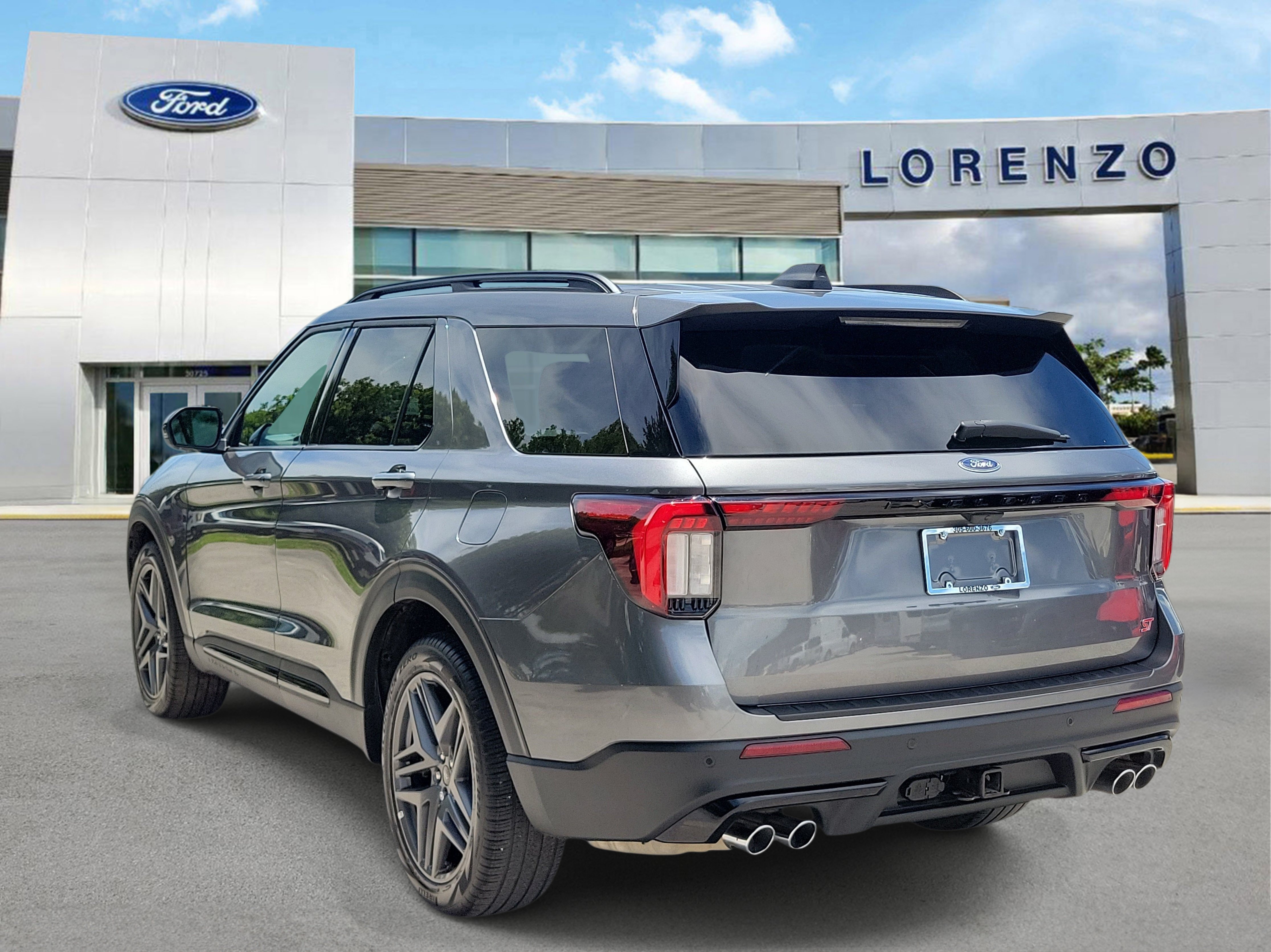 Certified 2025 Ford Explorer ST RWD image 7