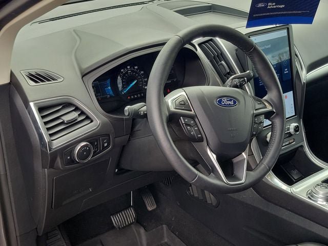 Certified 2024 Ford Edge Titanium AWD/4WD image 7