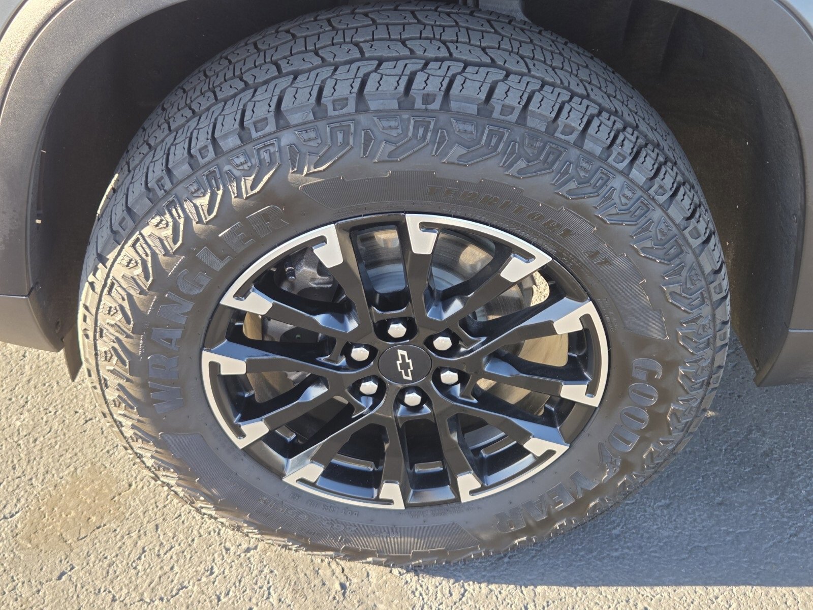 Used 2025 Chevrolet Traverse Z71 w/ Driver Confidence Package image 9