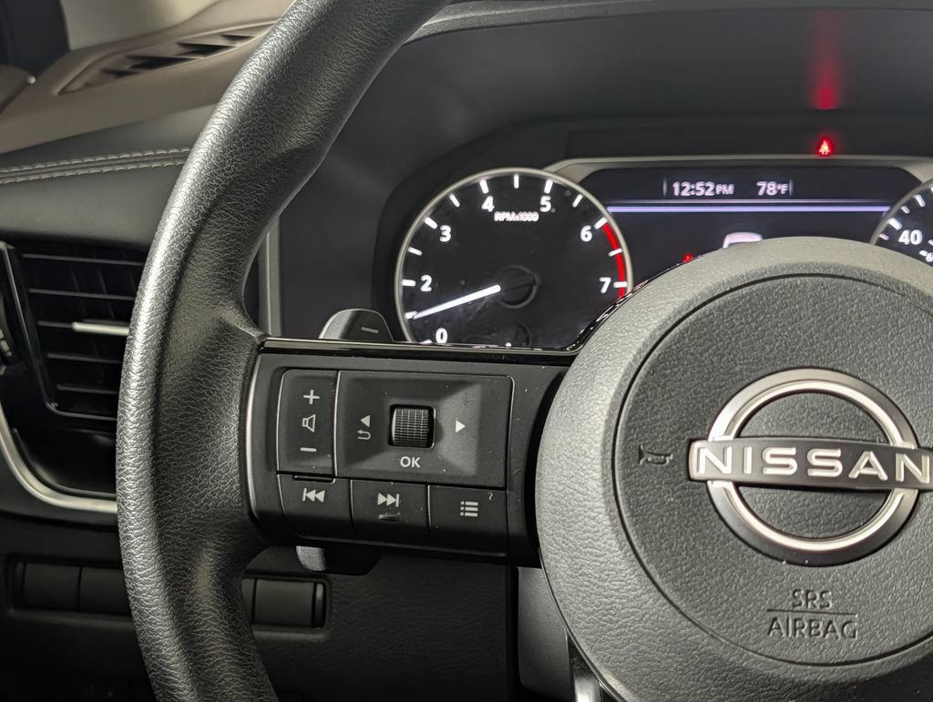 Used 2023 Nissan Rogue SV FWD image 17