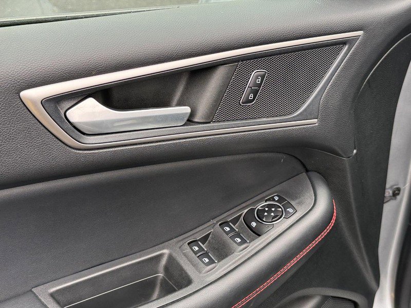 Certified 2023 Ford Edge ST-Line w/ Class II Trailer Tow Package image 18