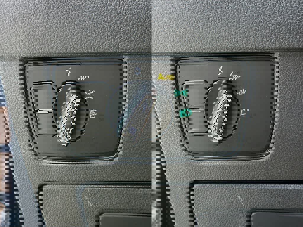 Used 2021 Volkswagen Arteon SE image 27