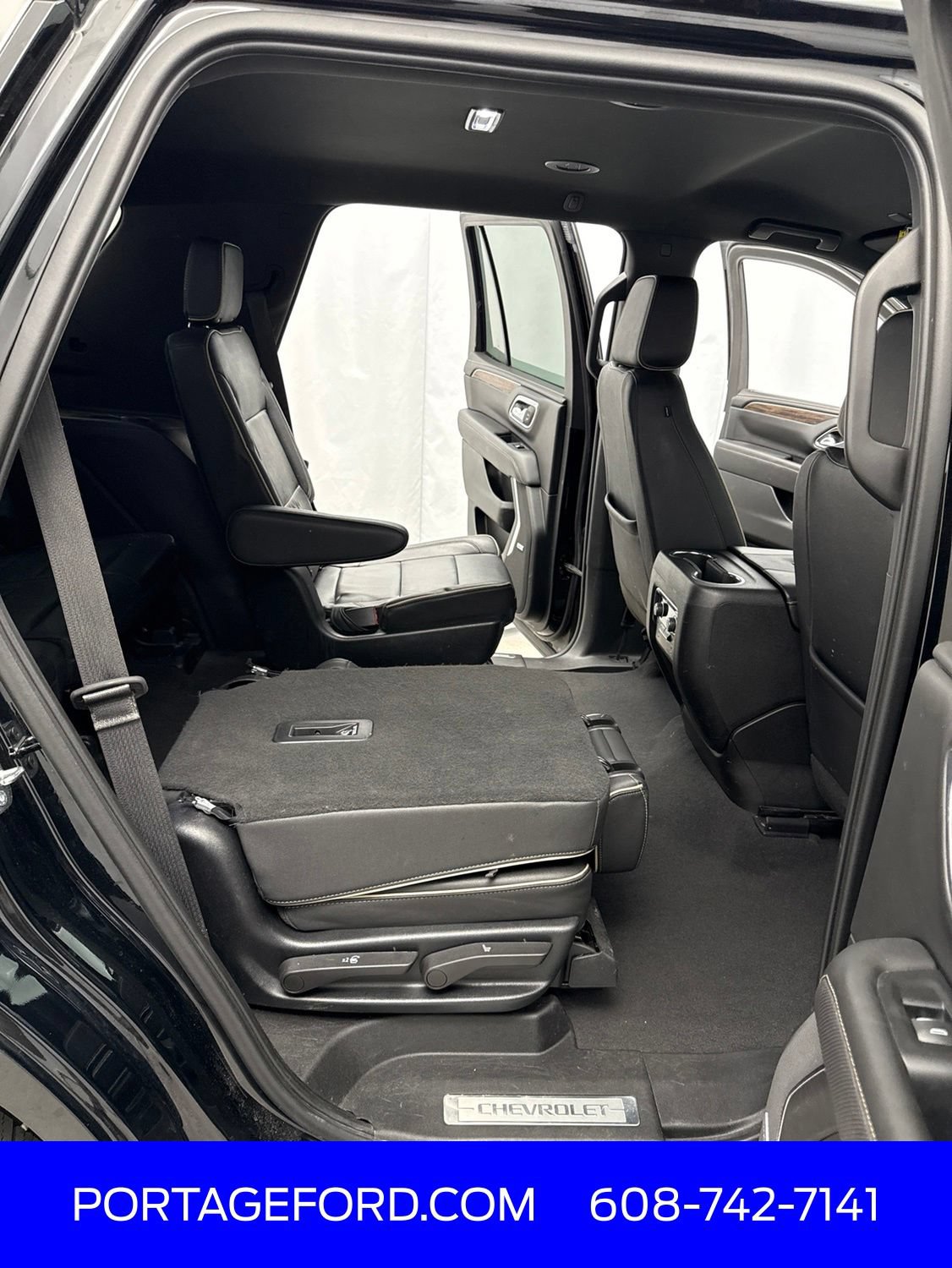 Used 2023 Chevrolet Tahoe Premier AWD/4WD image 39