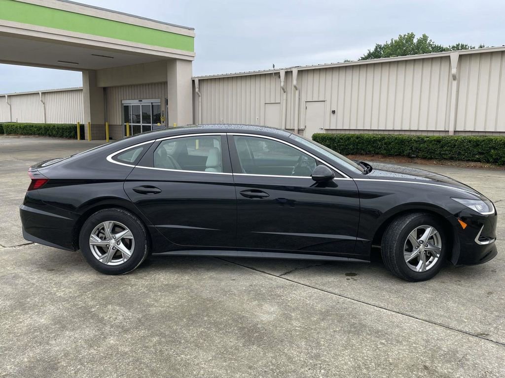 Used 2022 Hyundai Sonata SE FWD image 2