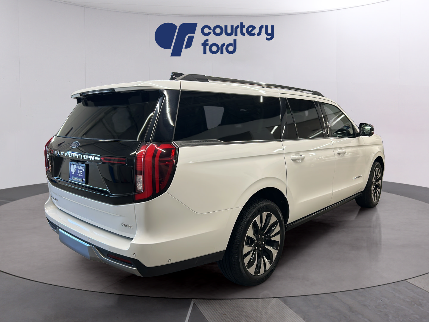 Certified 2025 Ford Expedition Max Platinum w/ Driver's Package AWD/4WD image 7